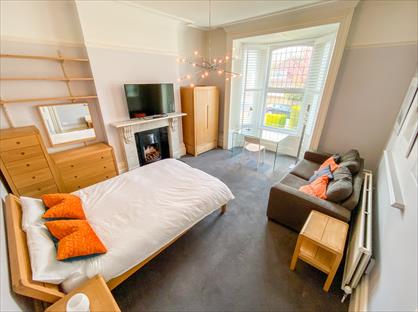 Room in a Shared Flat, Outram Road, CR0