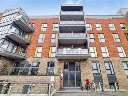 2 Bed Flat, Waleorde Road, SE17
