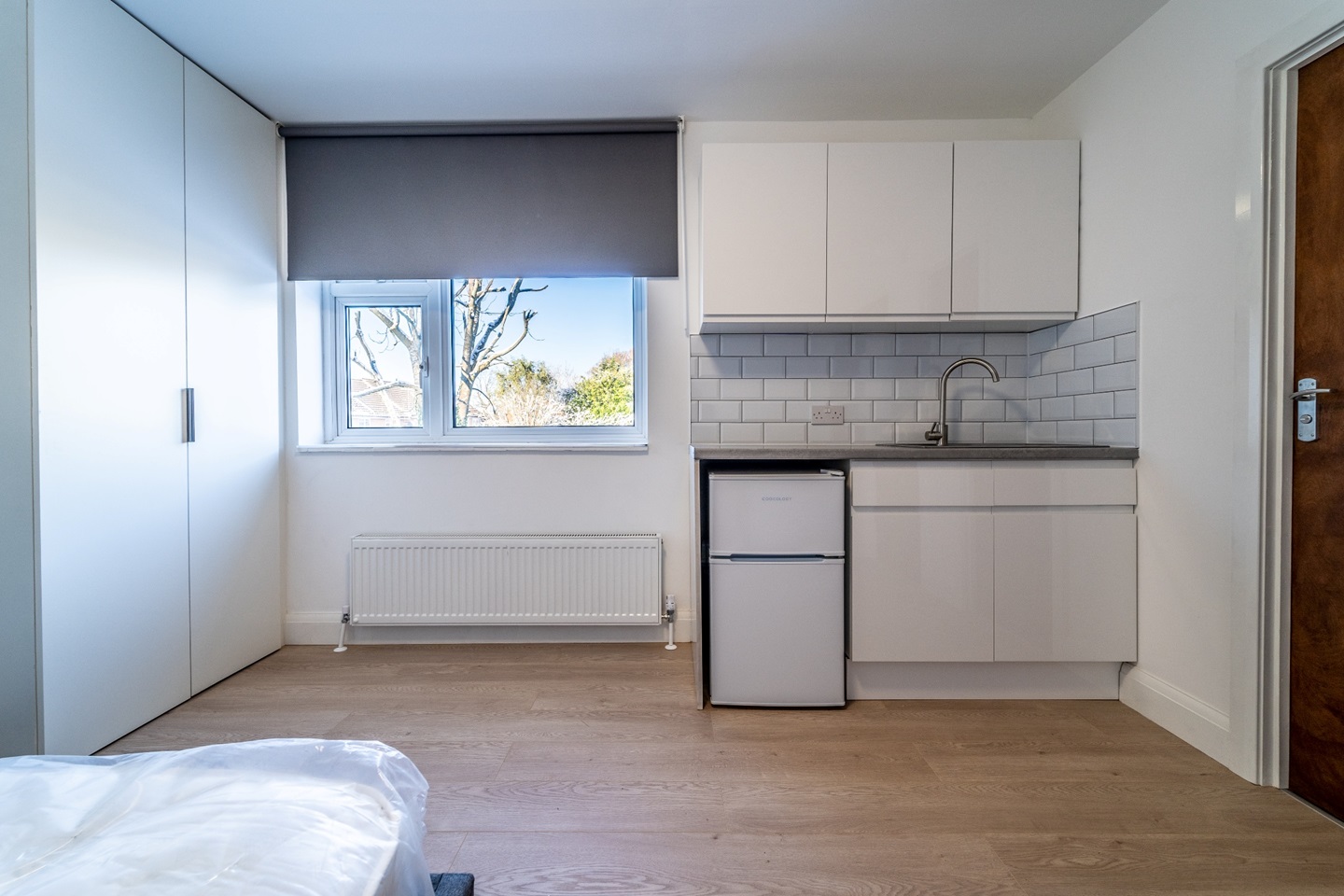 Borehamwood Studio Flat, Rowley Lane, WD6 To Rent Now for £900.00 p/m