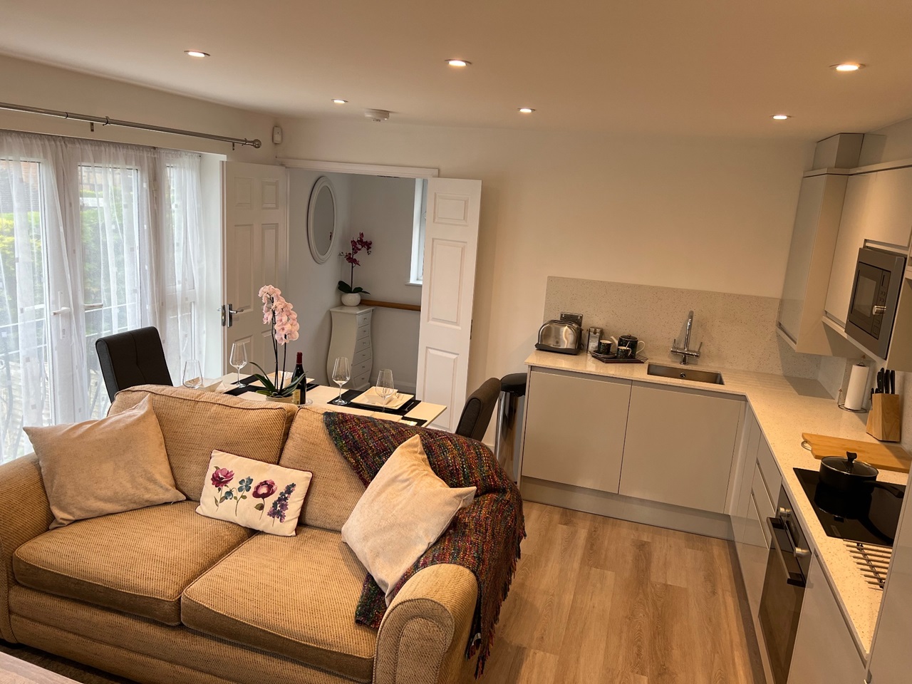 Windsor 2 Bed Flat, Datchet, SL3 To Rent Now for £1,690.00 p/m