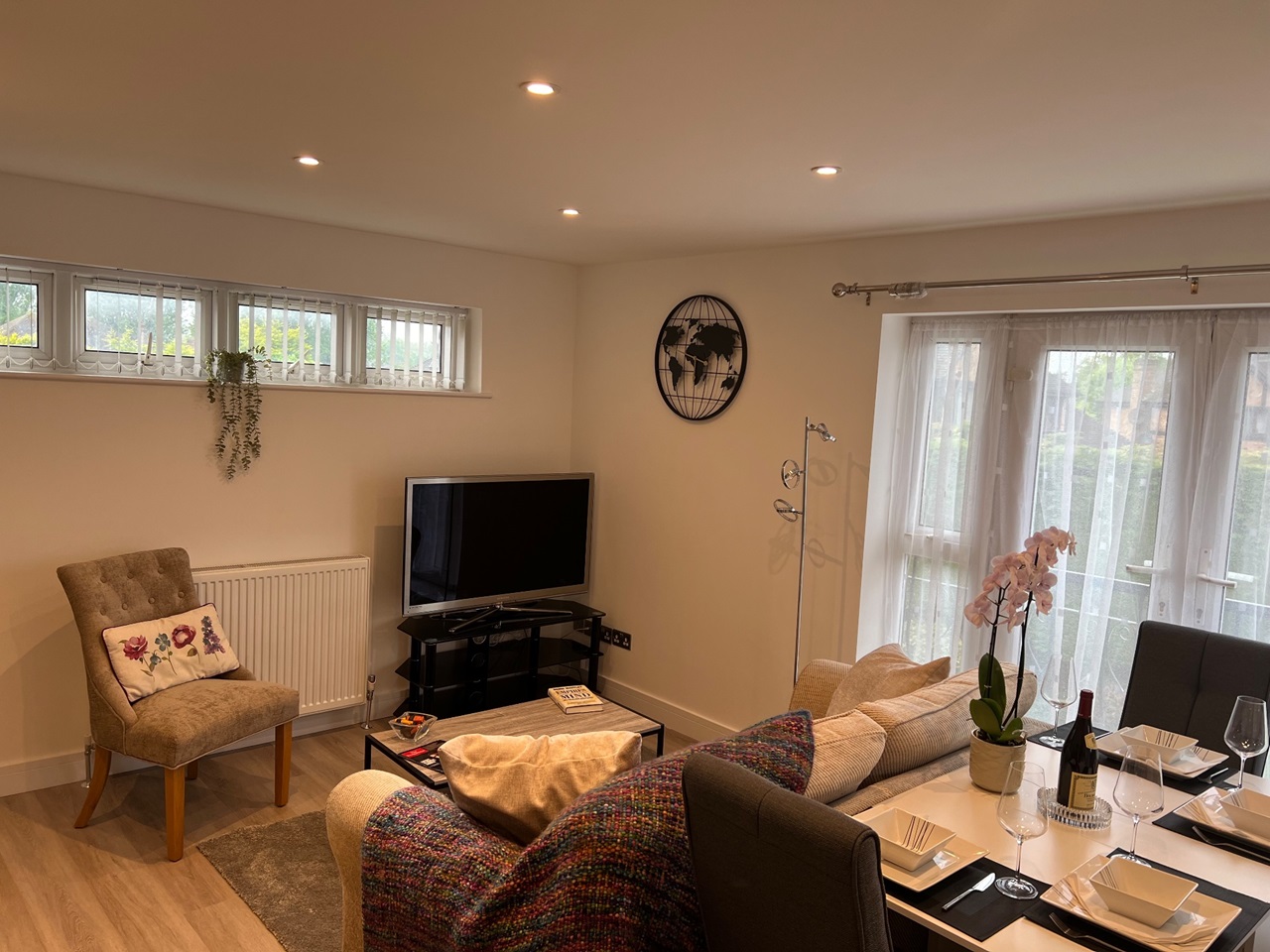 Windsor 2 Bed Flat, Datchet, SL3 To Rent Now for £1,690.00 p/m