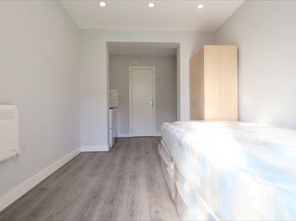 Studio Flat, Floriston Avenue, UB10