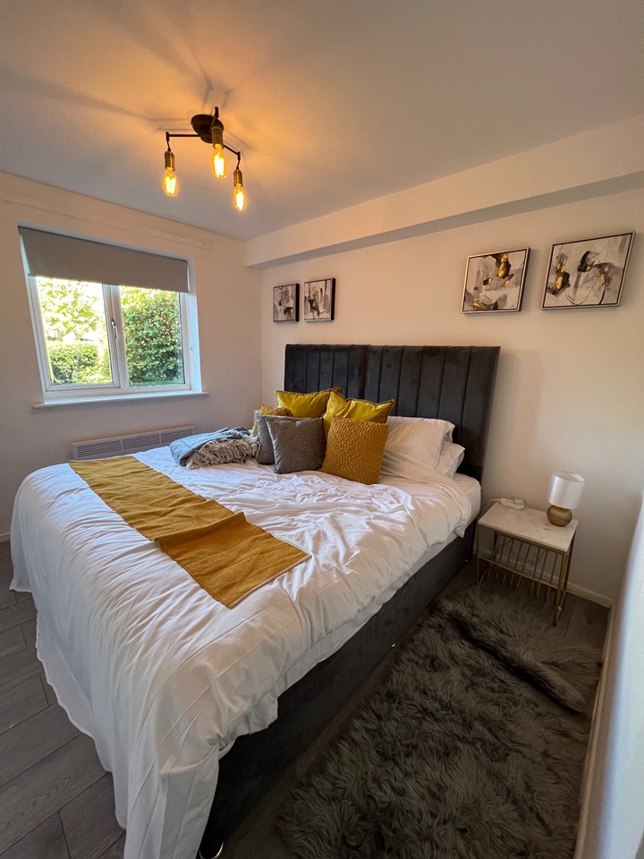 Feltham 1 Bed Flat, Redford Close, TW13 To Rent Now for £1,450.00 p/m