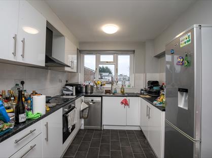 4 Bed Terraced House, Guildford Park Avenue, GU2