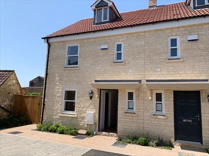 3 Bed End Terrace, Brewery Court, BA15