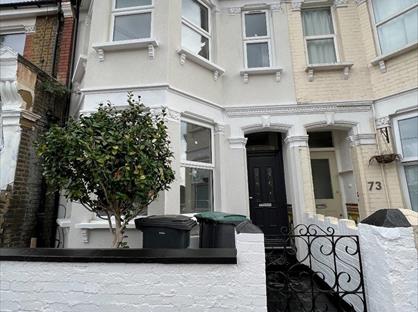 3 Bed Flat, Downhills Park Road, N17