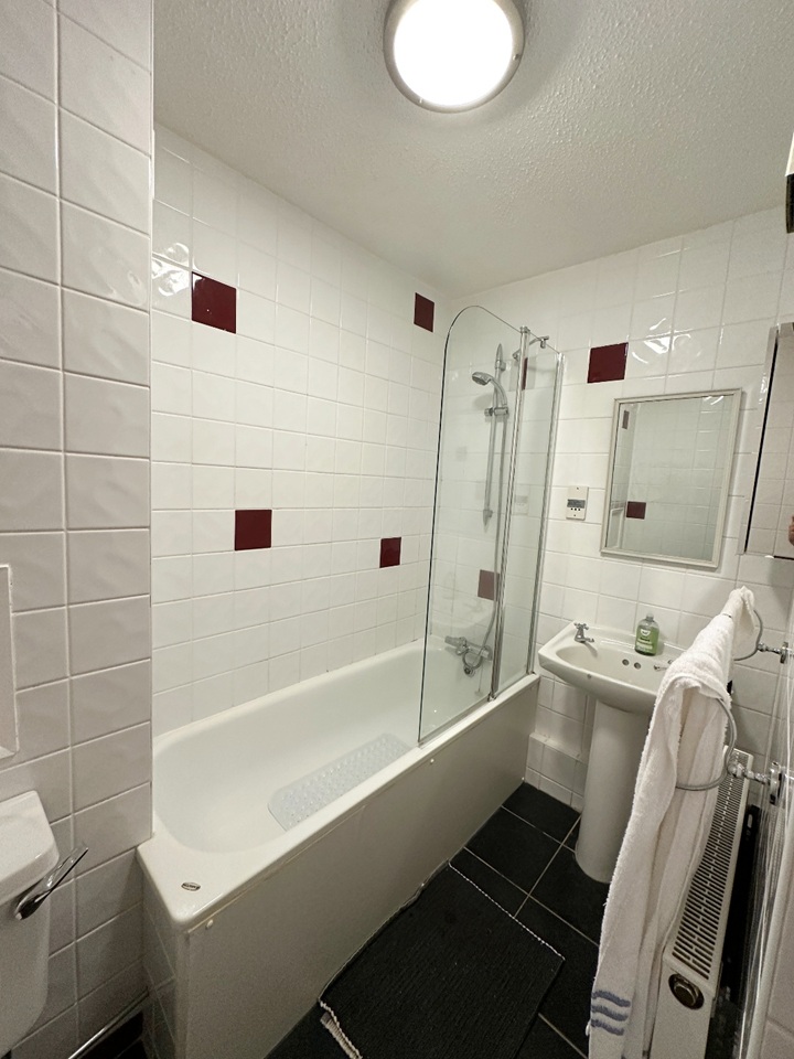 1 Bed Flat, North Drive, BN2 photo 5