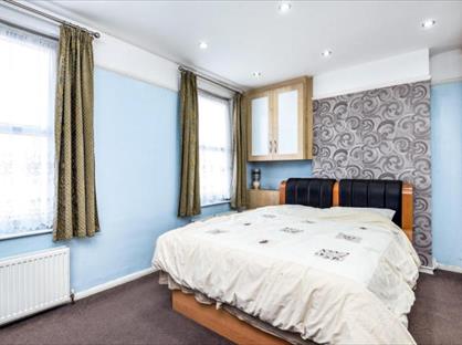 3 Bed Semi-Detached House, Davidson Road, CR0