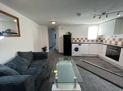 1 Bed Flat, Market Street, SK15