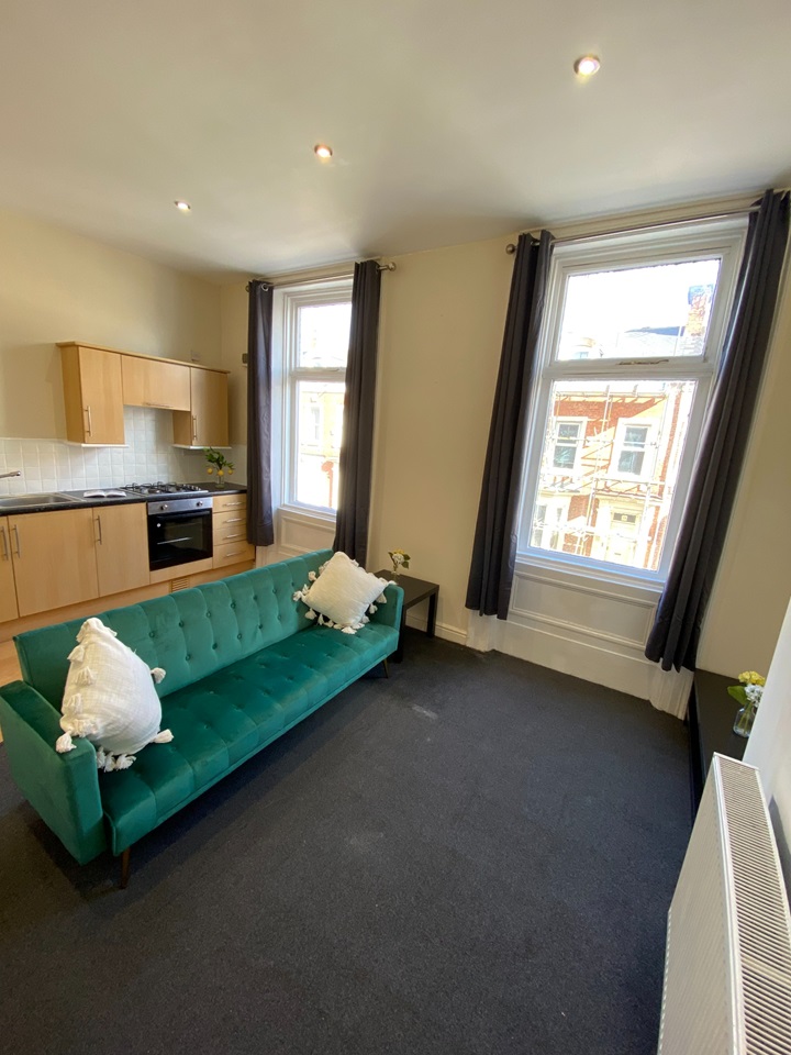 Sunderland 2 Bed Flat, Argyle Square, SR2 To Rent Now for £700.00 p/m