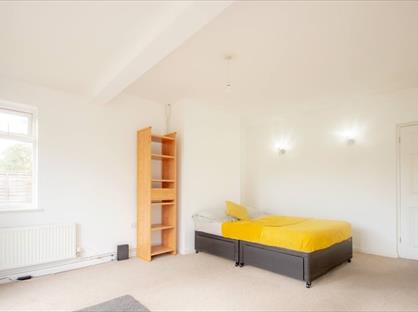 Room in a Shared House, Waldeck Road, W13