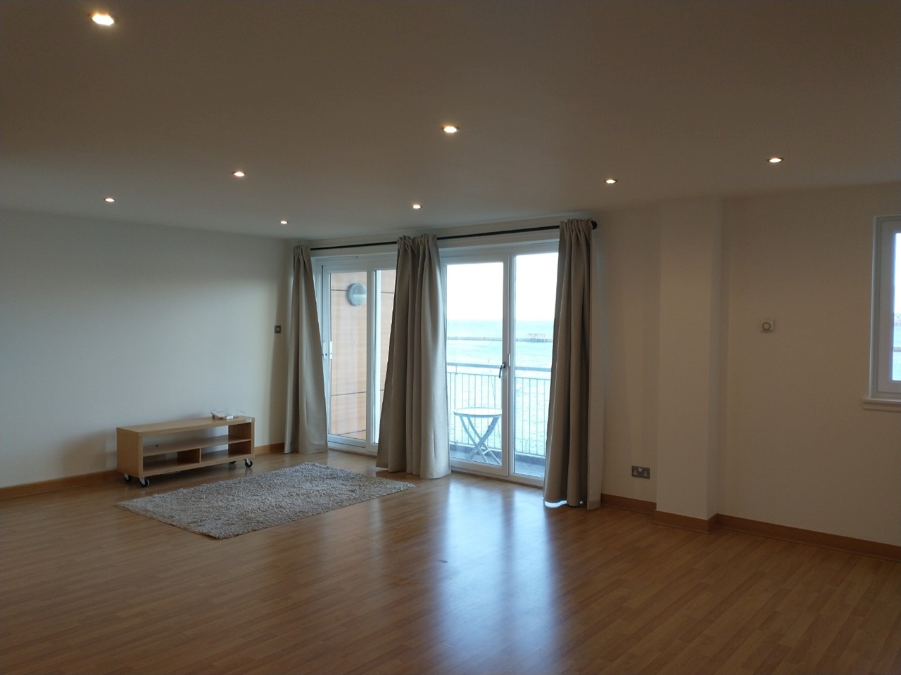 2 Bed Flat, Heron Place, EH5 photo 5