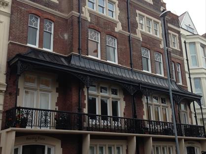 3 Bed Flat, Western Parade, PO5