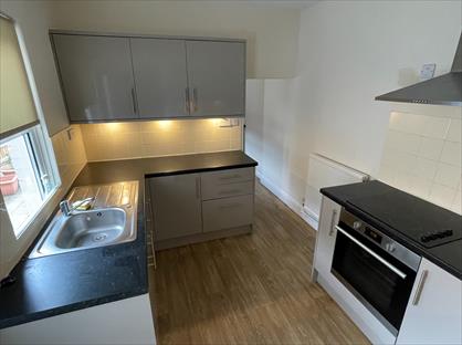 3 Bed Terraced House, Savile Street, DN22