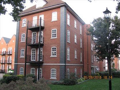 2 Bed Flat, Albany Gardens, CO2