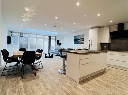3 Bed Flat, Alexandra Park Road, N22