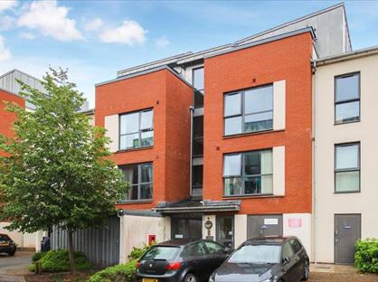 2 Bed Flat, Paxton Drive, BS3