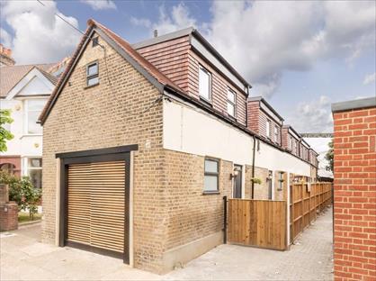 2 Bed Flat, Park Avenue, CR4