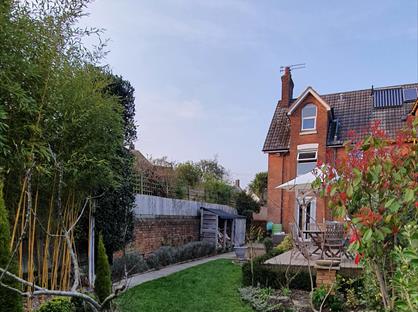 3 Bed Semi-Detached House, Station Road, BH21