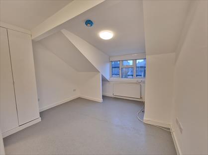 Studio Flat, Finsbury Park Road, N4