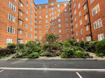 1 Bed Flat, Latymer Court, W6