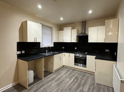 2 Bed Flat, Oldham, OL2