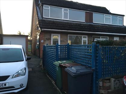 3 Bed Semi-Detached House, Heathfield Walk, LS16