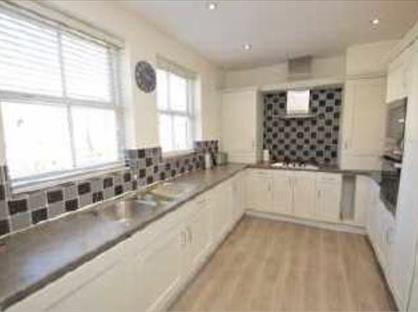 2 Bed Flat, Prestbury Road, SK10