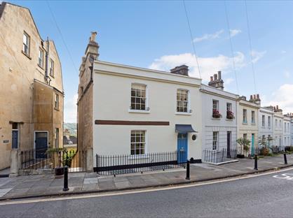 4 Bed End Terrace, Lower Camden Place, BA1
