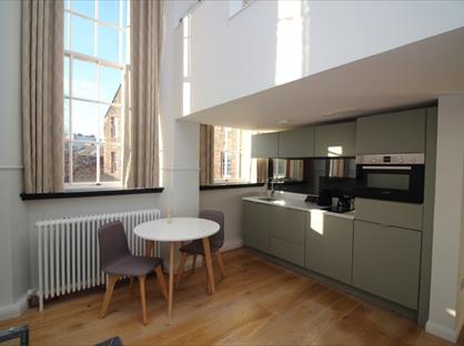 1 Bed Flat, Mcdonald Road, EH7