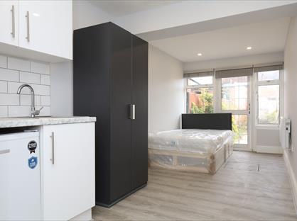 Studio Flat, Alexandra Avenue, UB1