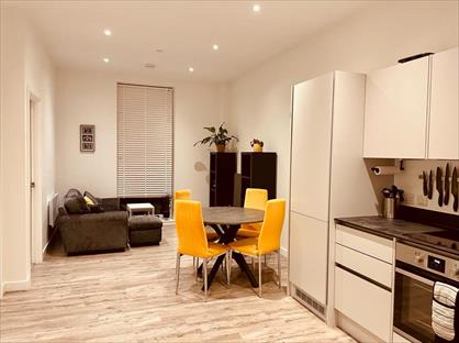 1 Bed Flat, London Road, TW18