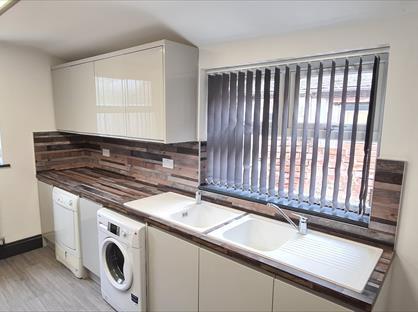 Room in a Shared House, De Grey Street, HU5