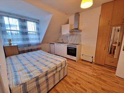Studio Flat, Callcott Road, NW6