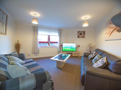 2 Bed Flat, Caledonia Court, PA3