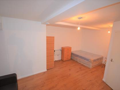 Studio Flat, Cranbrook House, SE20