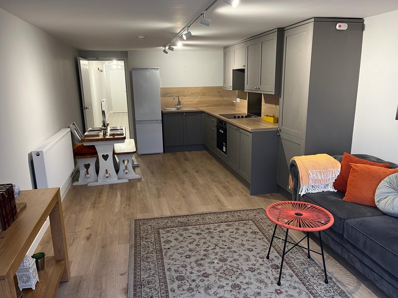 Manchetser 2 Bed Flat, Prestwich, M25 To Rent Now for £1,200.00 p/m