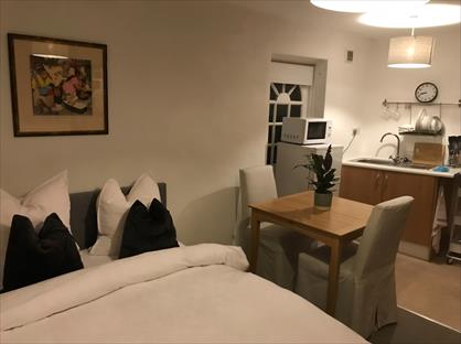 Room in a Shared House, Glycena Road, SW11