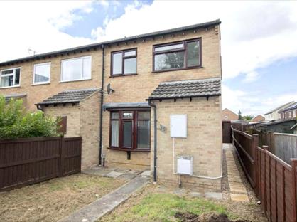 3 Bed End Terrace, Chestnut Close, BA11