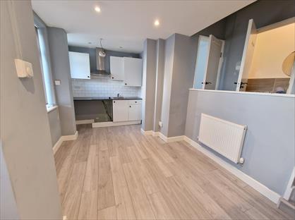 Studio Flat, Burnt Oak Broadway, HA8