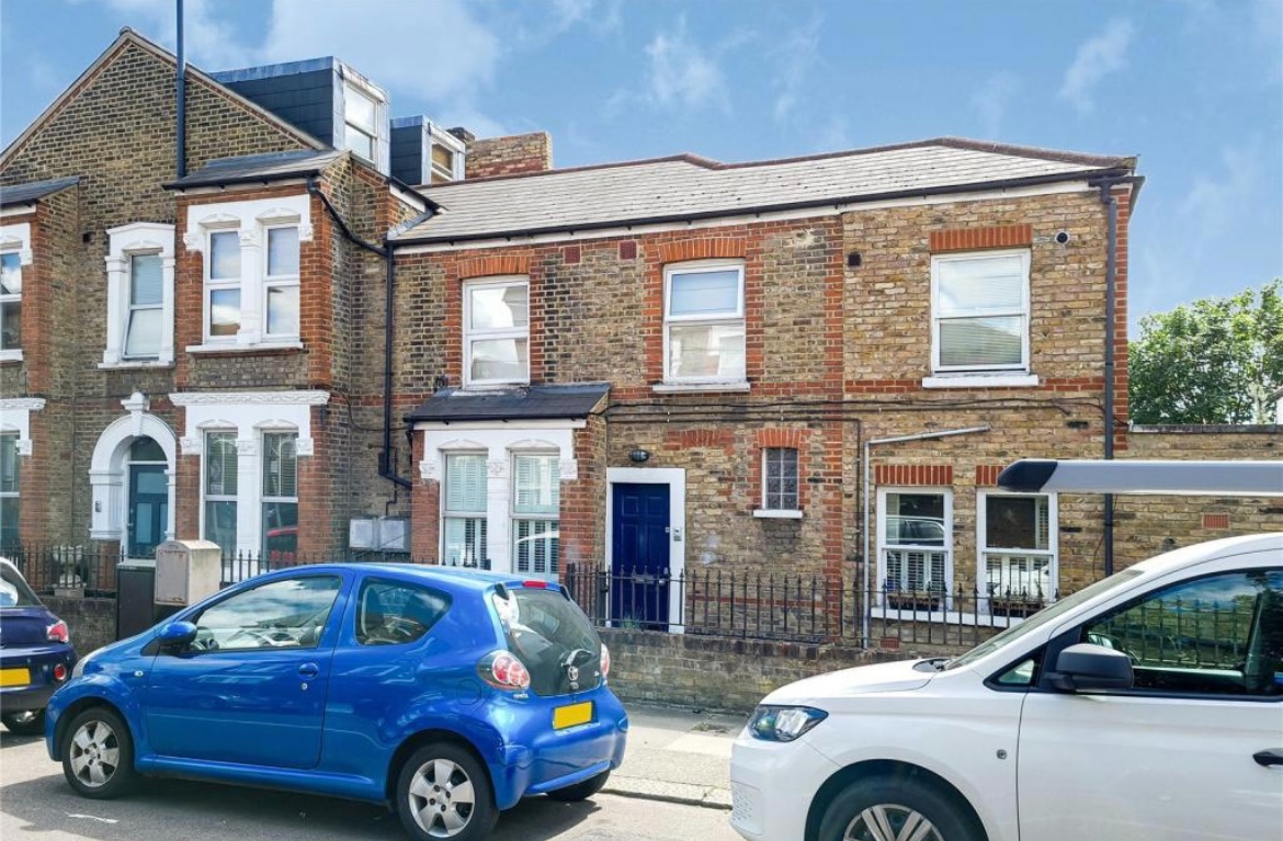 London 1 Bed Flat, Earlsfield Road, SW18 To Rent Now for £1,750.00 p/m
