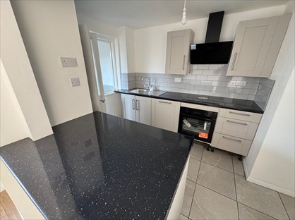 4 Bed Terraced House, Hathaway Road, SN2