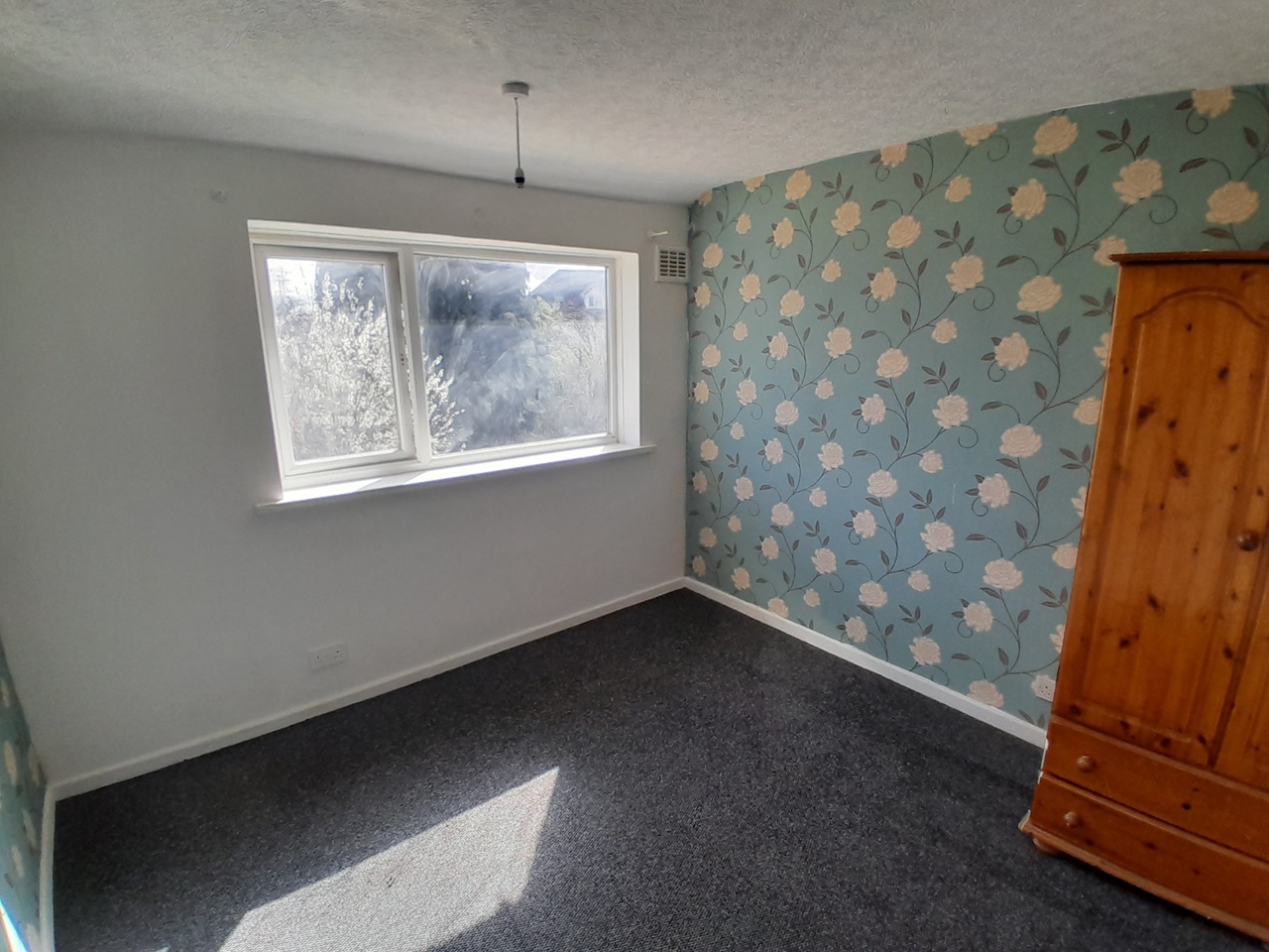 Oldbury 3 Bed SemiDetached House, Theodore Close, B69 To Rent Now