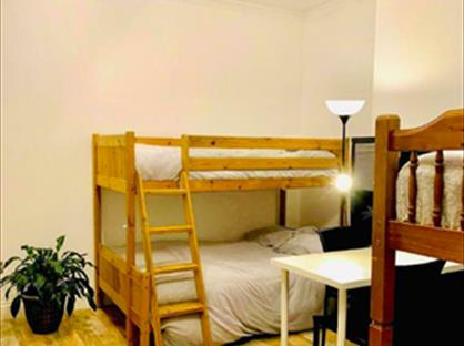 Room in a Shared House, Purley Knoll, CR8