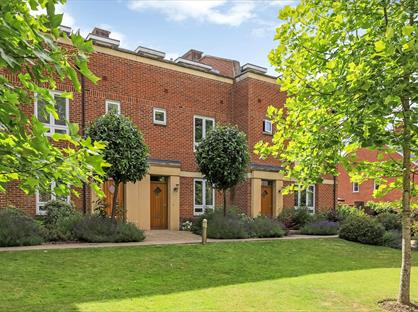 2 Bed Flat, Fraser Gardens, SO22