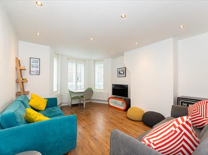 2 Bed Flat, Purbeck House, SW8