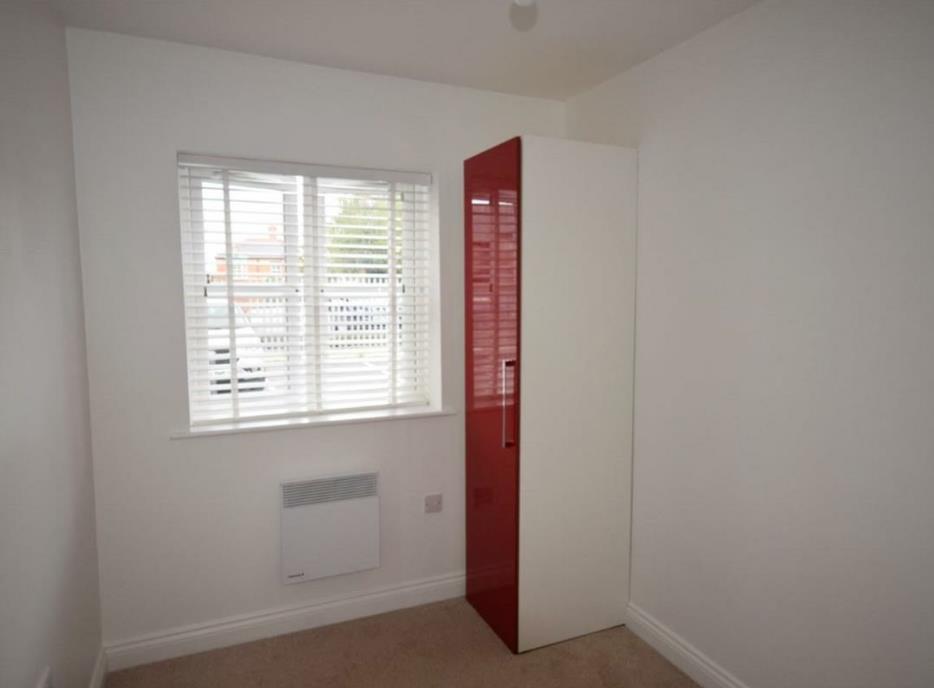 Wrexham 2 Bed Flat, Erddig Road, LL13 To Rent Now for £895.00 p/m