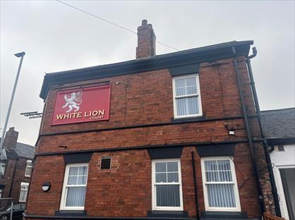 1 Bed Flat, White Lion Court, ST4