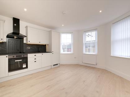 1 Bed Flat, White Lion Court, ST4