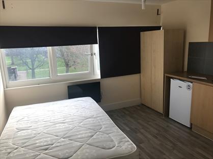 Studio Flat, Acacia Road, CR4